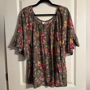 EUC bell sleeve top
